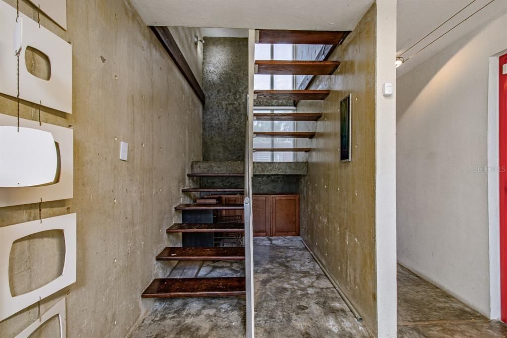 Active With Contract: $595,000 (2 beds, 2 baths, 2506 Square Feet)