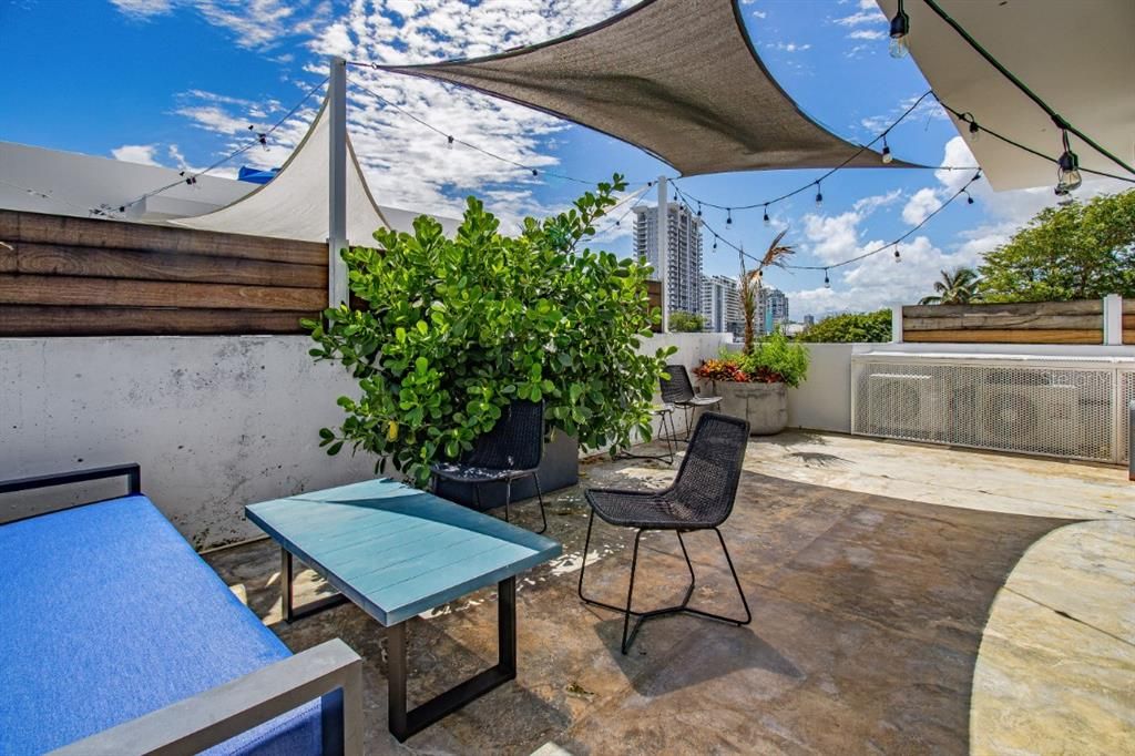 Active With Contract: $595,000 (2 beds, 2 baths, 2506 Square Feet)