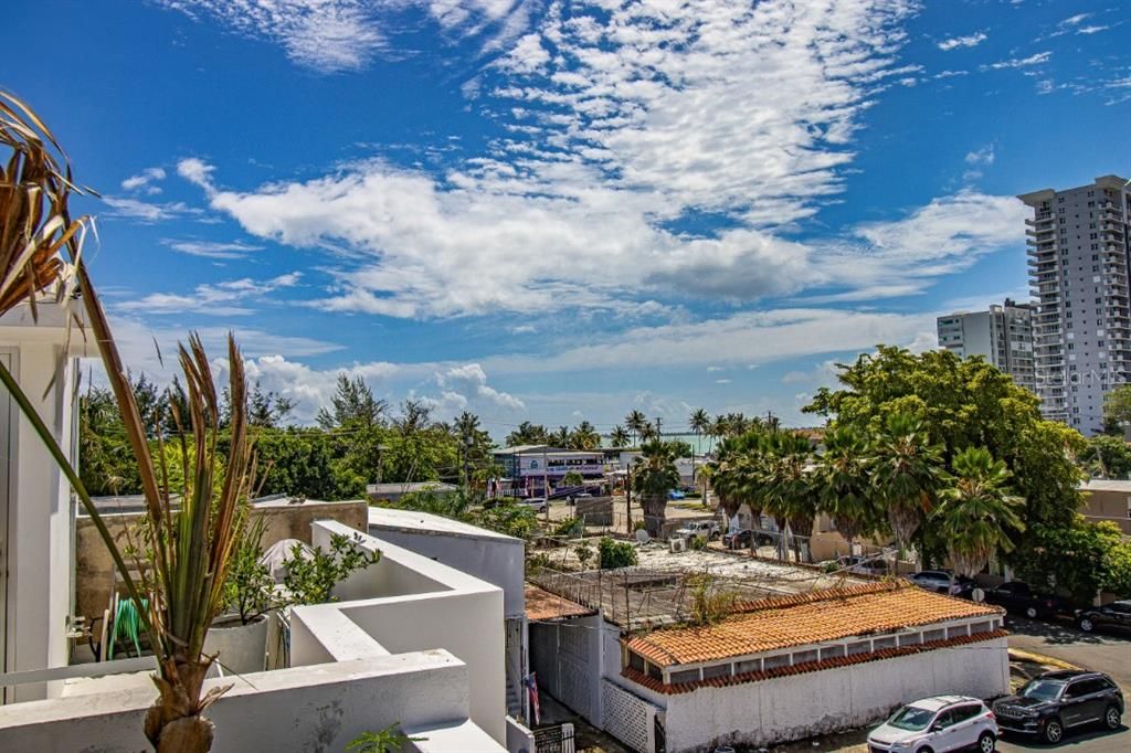 Active With Contract: $595,000 (2 beds, 2 baths, 2506 Square Feet)