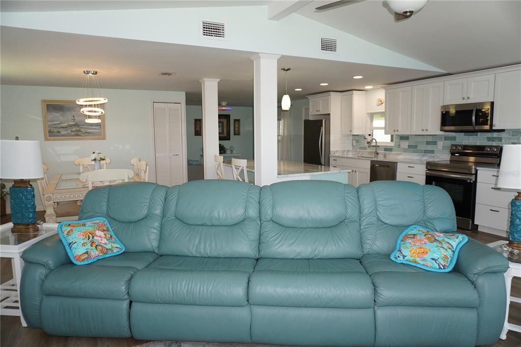 En Venta: $305,000 (2 camas, 2 baños, 1344 Pies cuadrados)