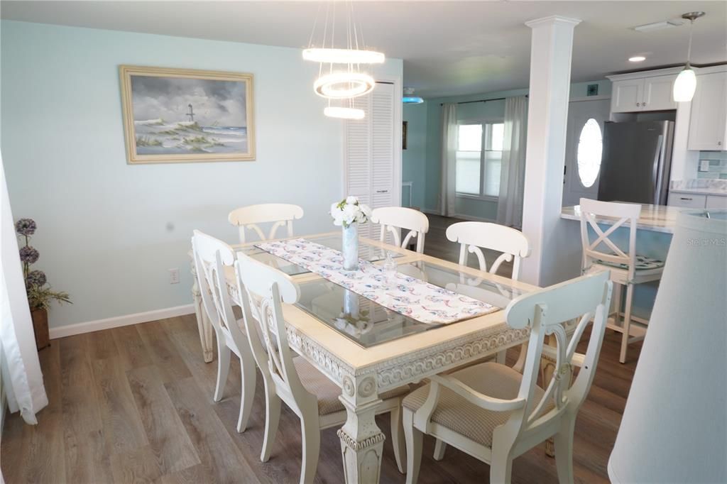 En Venta: $305,000 (2 camas, 2 baños, 1344 Pies cuadrados)