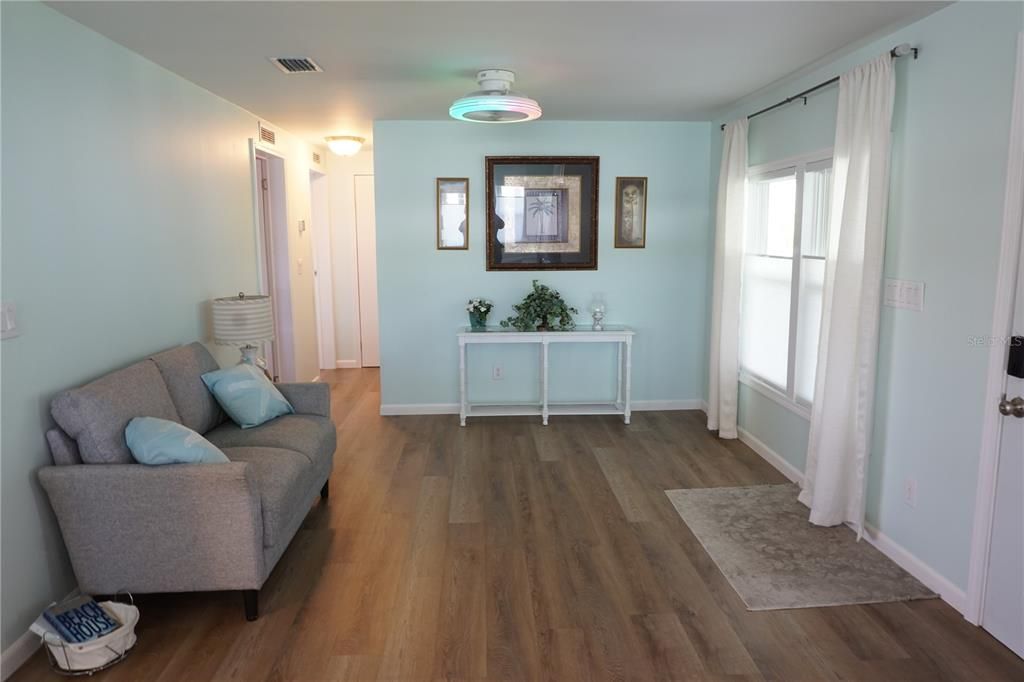 En Venta: $305,000 (2 camas, 2 baños, 1344 Pies cuadrados)