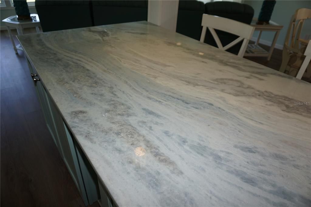 En Venta: $305,000 (2 camas, 2 baños, 1344 Pies cuadrados)