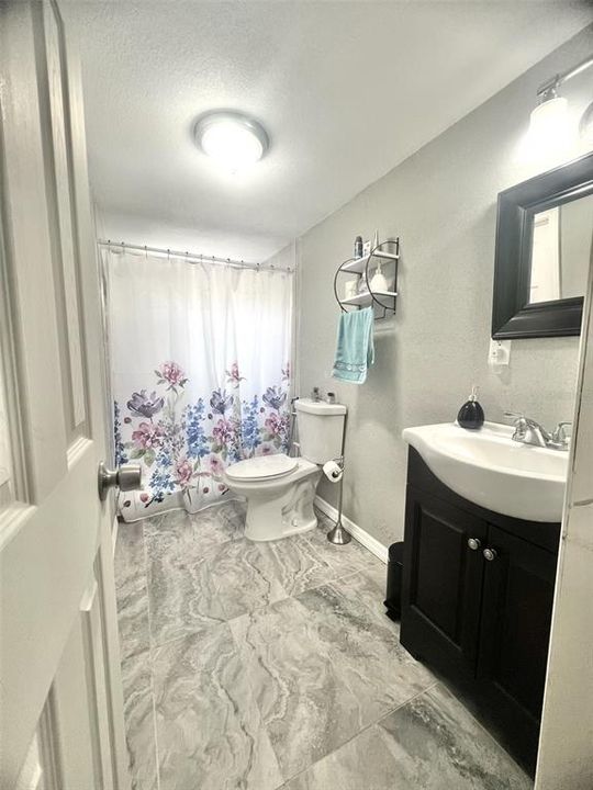 待售: $310,000 (0 贝兹, 0 浴室, 2424 平方英尺)