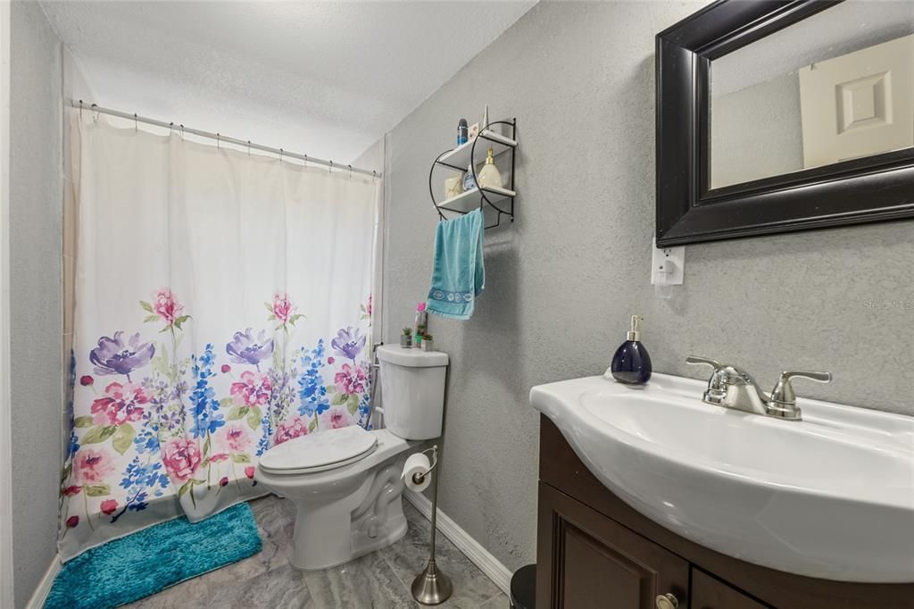 待售: $310,000 (0 贝兹, 0 浴室, 2424 平方英尺)