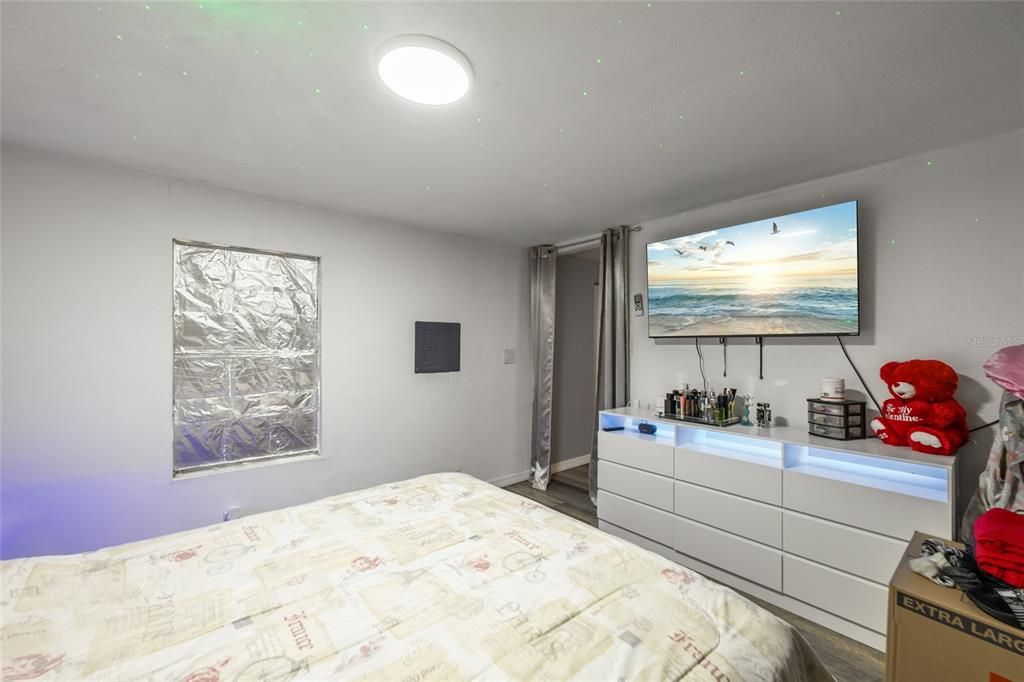 待售: $310,000 (0 贝兹, 0 浴室, 2424 平方英尺)