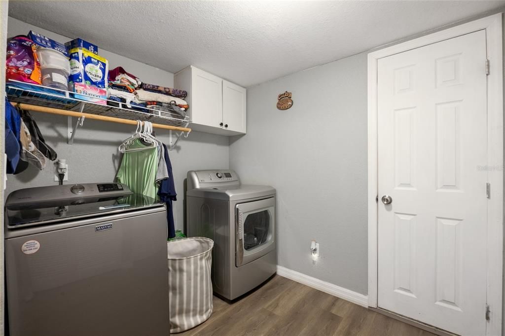 待售: $310,000 (0 贝兹, 0 浴室, 2424 平方英尺)