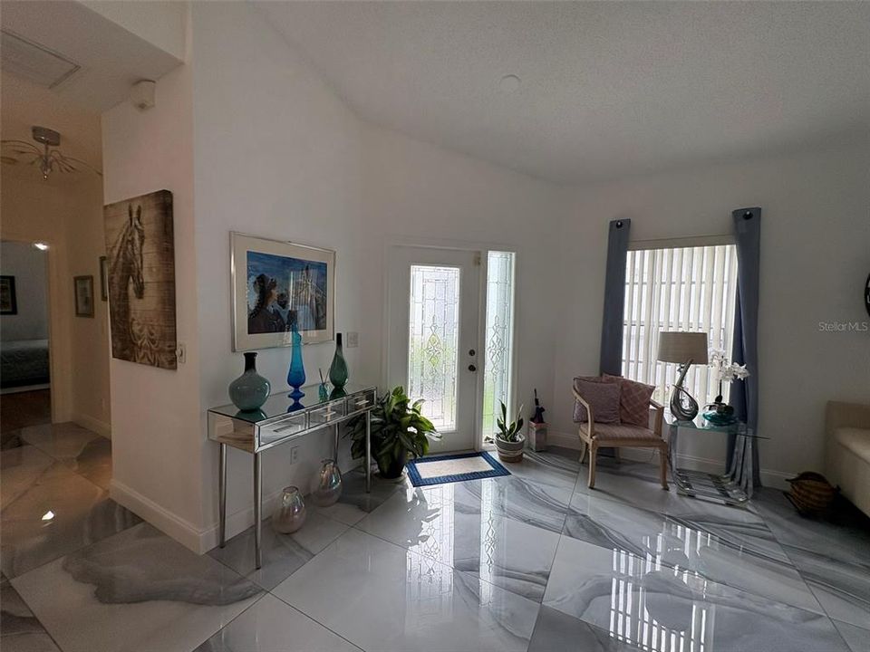 待售: $390,000 (2 贝兹, 2 浴室, 1244 平方英尺)