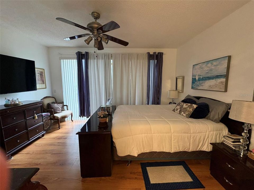 待售: $390,000 (2 贝兹, 2 浴室, 1244 平方英尺)