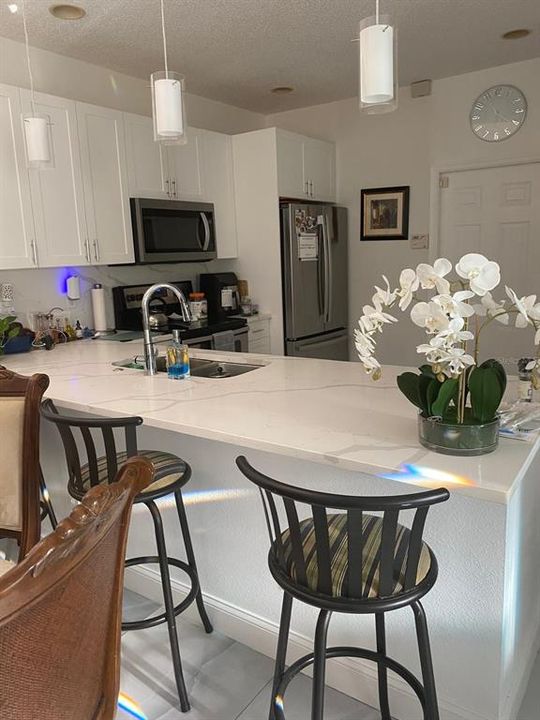 待售: $390,000 (2 贝兹, 2 浴室, 1244 平方英尺)