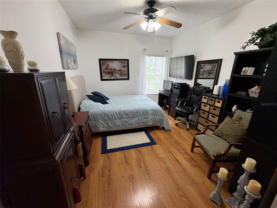 待售: $390,000 (2 贝兹, 2 浴室, 1244 平方英尺)