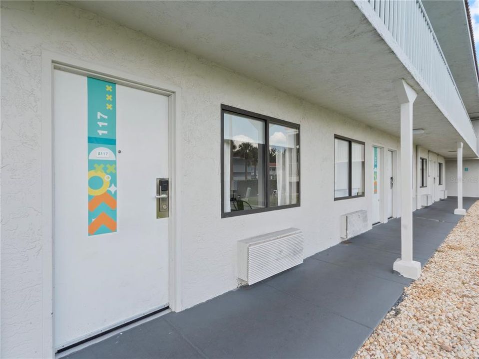 待售: $75,000 (1 贝兹, 1 浴室, 198 平方英尺)