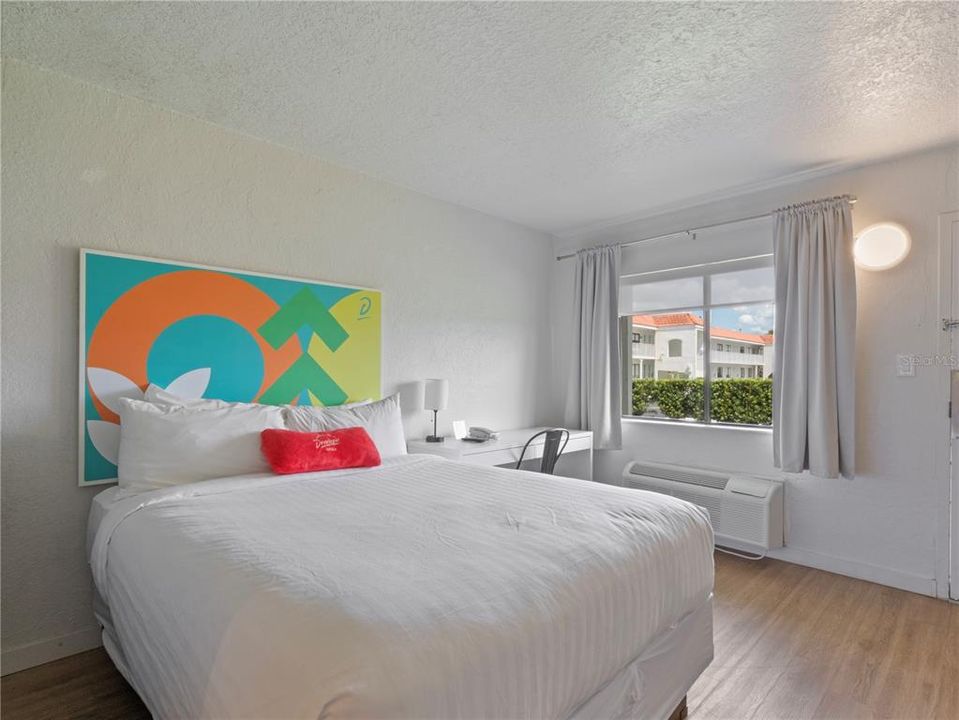 待售: $75,000 (1 贝兹, 1 浴室, 198 平方英尺)