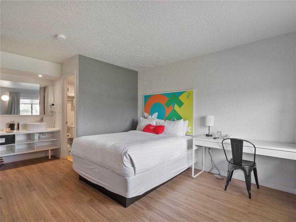 待售: $75,000 (1 贝兹, 1 浴室, 198 平方英尺)