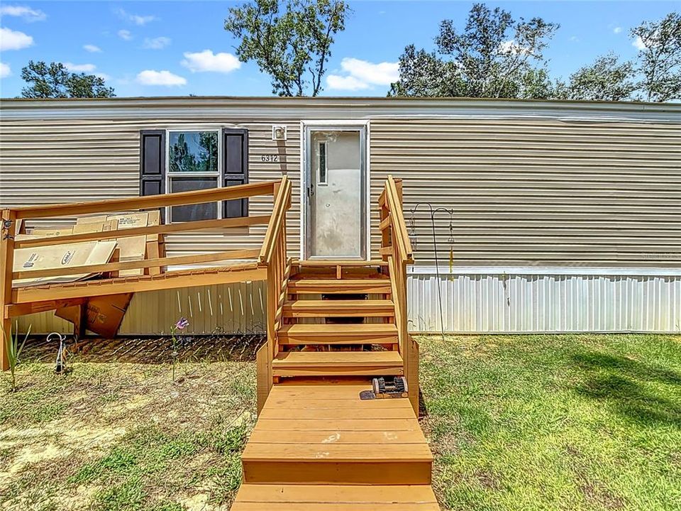 待售: $199,000 (4 贝兹, 2 浴室, 1064 平方英尺)