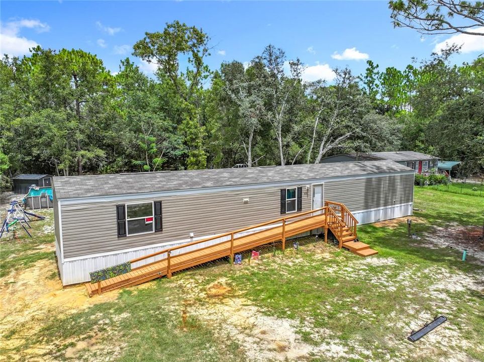 待售: $199,000 (4 贝兹, 2 浴室, 1064 平方英尺)