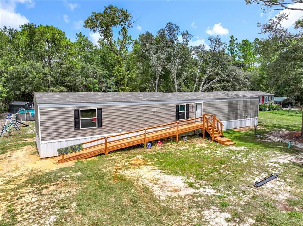 待售: $199,000 (4 贝兹, 2 浴室, 1064 平方英尺)