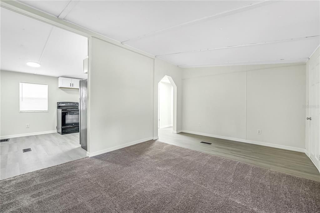 待售: $140,000 (3 贝兹, 2 浴室, 940 平方英尺)