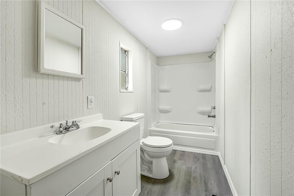 待售: $140,000 (3 贝兹, 2 浴室, 940 平方英尺)