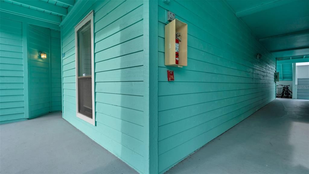 Active With Contract: $1,444 (2 beds, 2 baths, 898 Square Feet)