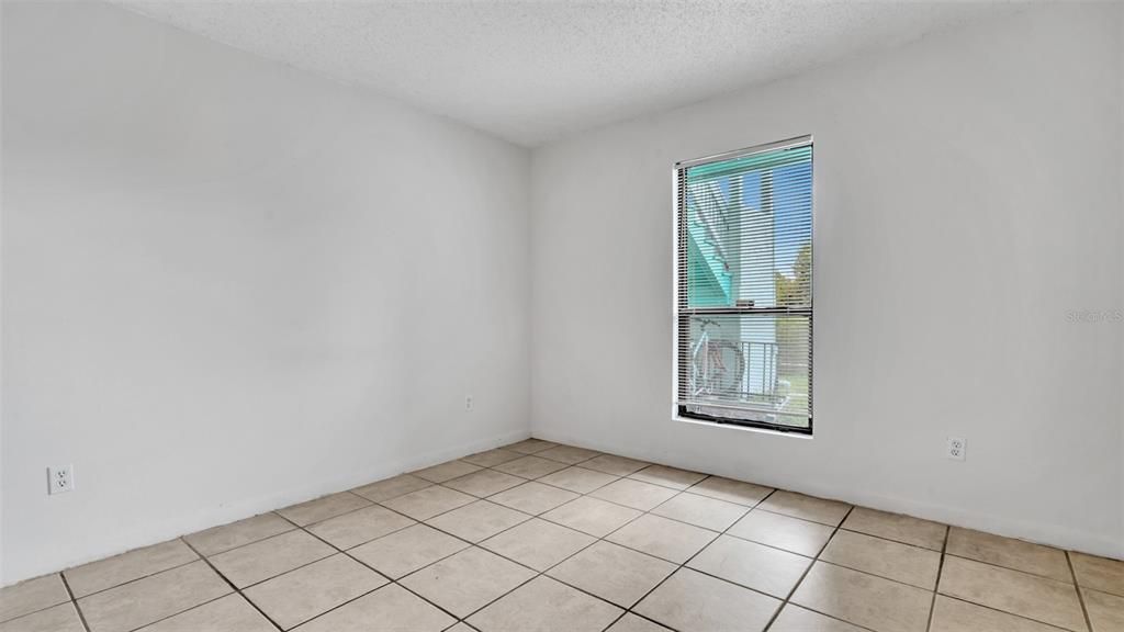 Active With Contract: $1,444 (2 beds, 2 baths, 898 Square Feet)