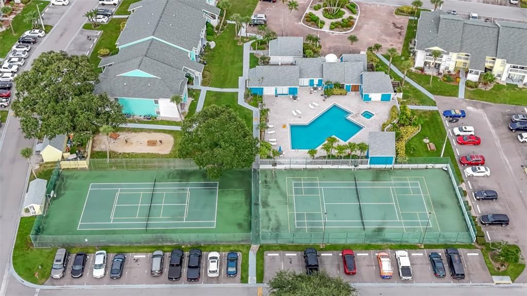 Active With Contract: $1,444 (2 beds, 2 baths, 898 Square Feet)