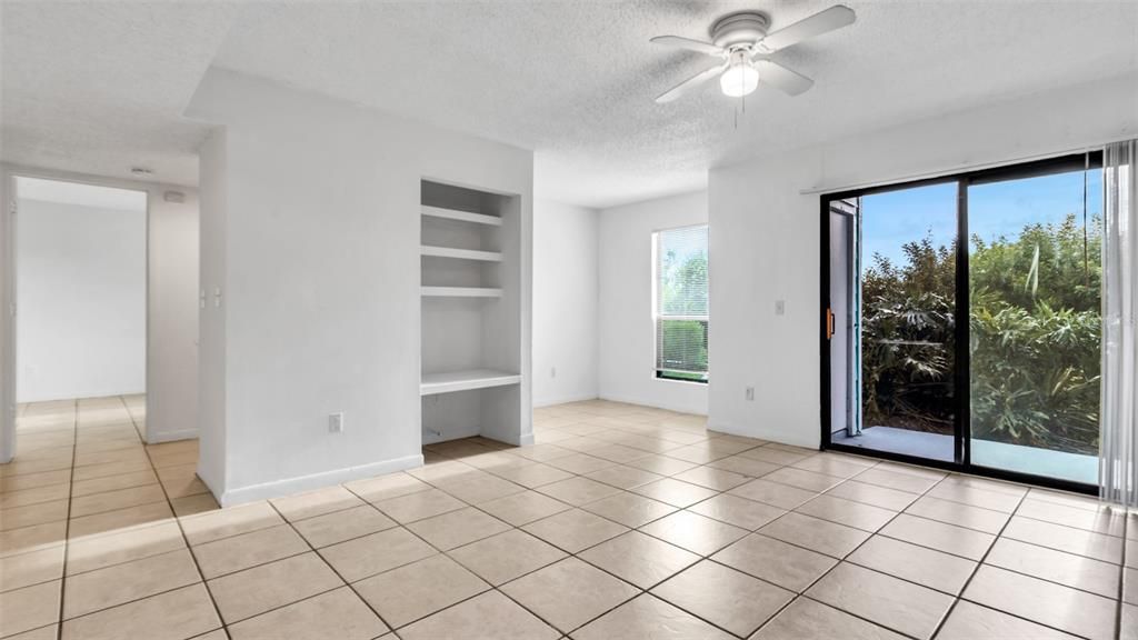 Active With Contract: $1,444 (2 beds, 2 baths, 898 Square Feet)