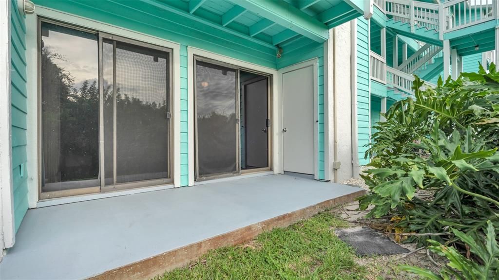 Active With Contract: $1,444 (2 beds, 2 baths, 898 Square Feet)