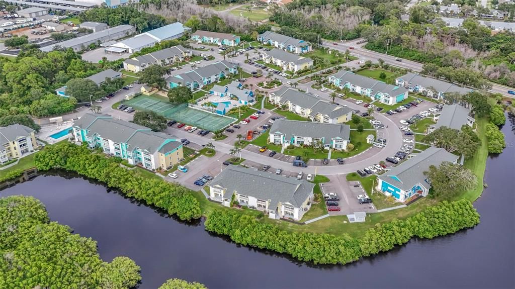 Active With Contract: $1,444 (2 beds, 2 baths, 898 Square Feet)