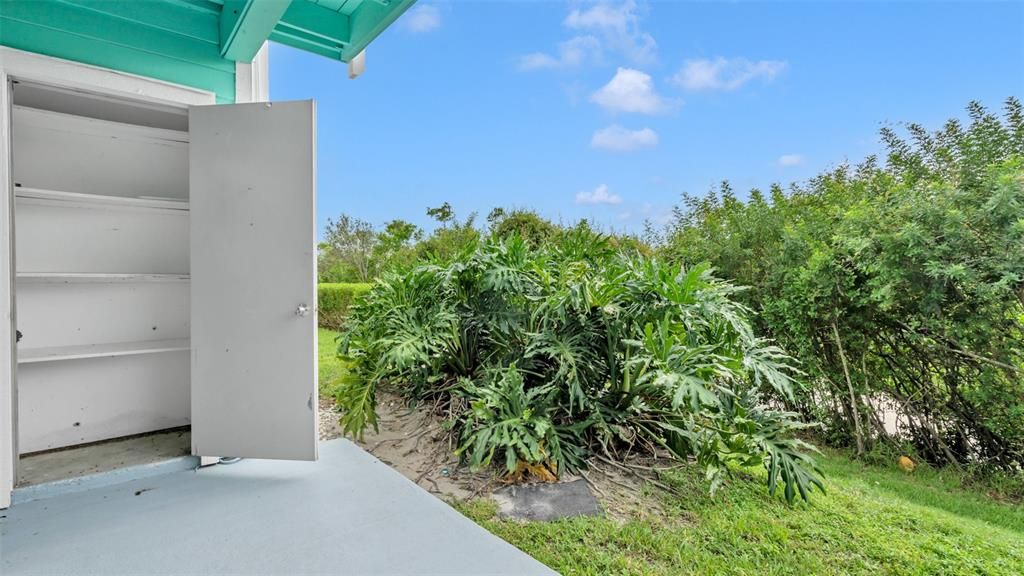 Active With Contract: $1,444 (2 beds, 2 baths, 898 Square Feet)