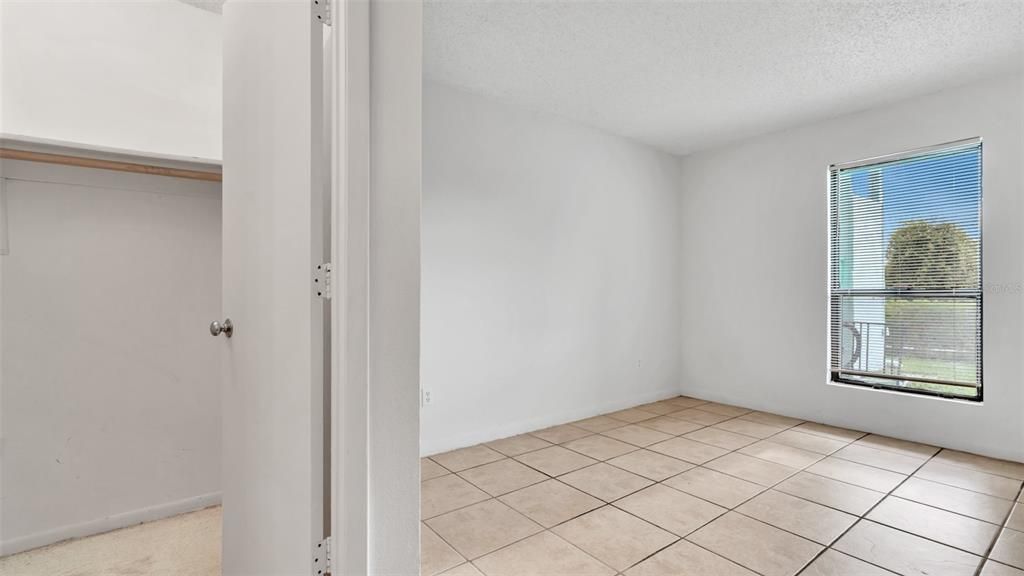 Active With Contract: $1,444 (2 beds, 2 baths, 898 Square Feet)