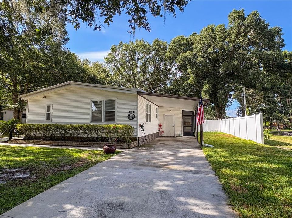 合同活跃: $230,000 (3 贝兹, 2 浴室, 1352 平方英尺)