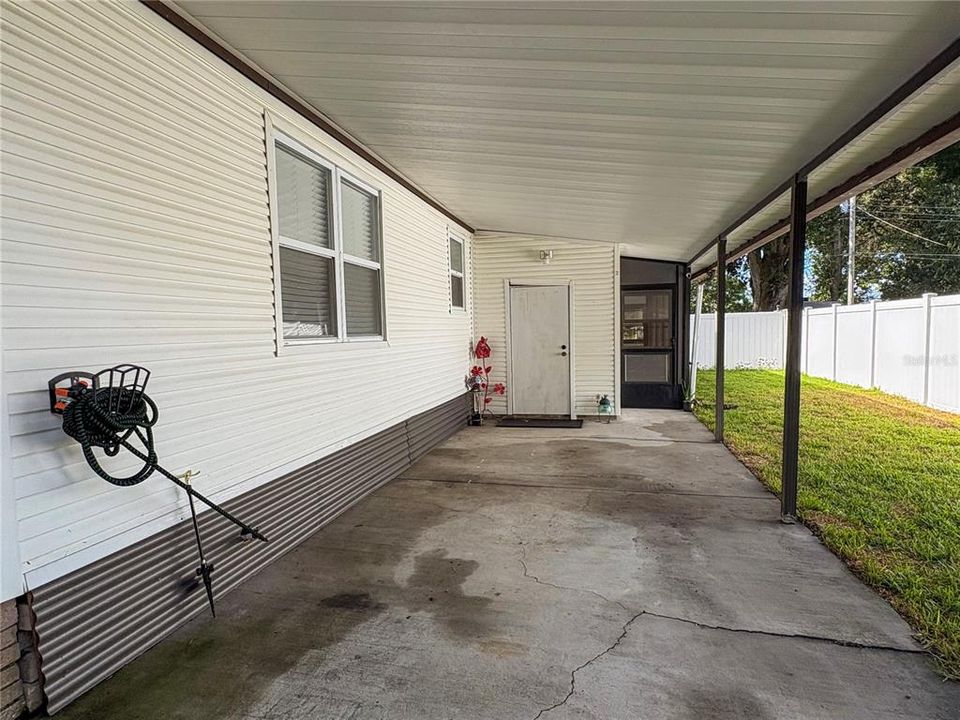 合同活跃: $230,000 (3 贝兹, 2 浴室, 1352 平方英尺)