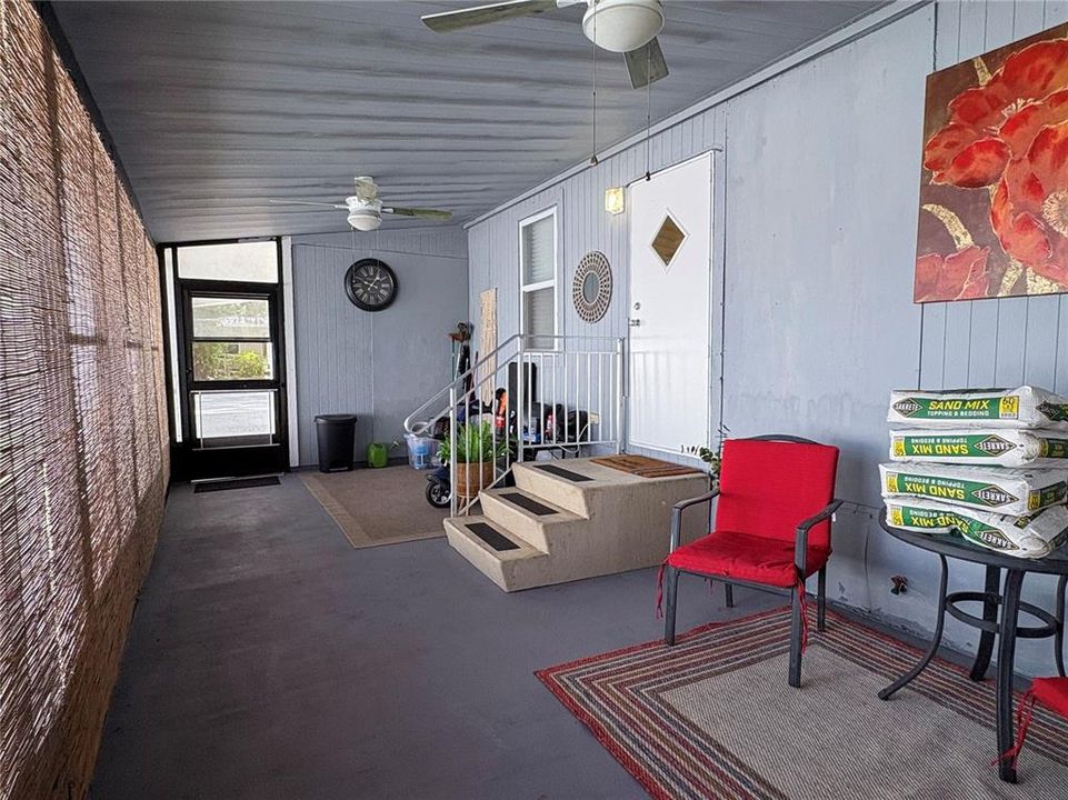 合同活跃: $230,000 (3 贝兹, 2 浴室, 1352 平方英尺)