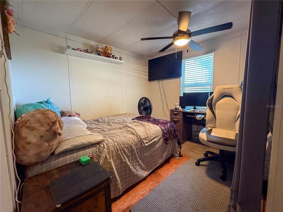 合同活跃: $230,000 (3 贝兹, 2 浴室, 1352 平方英尺)