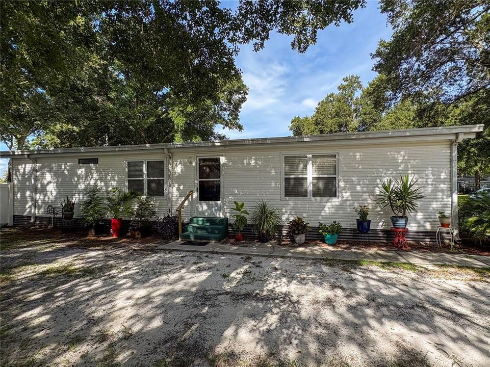 合同活跃: $230,000 (3 贝兹, 2 浴室, 1352 平方英尺)