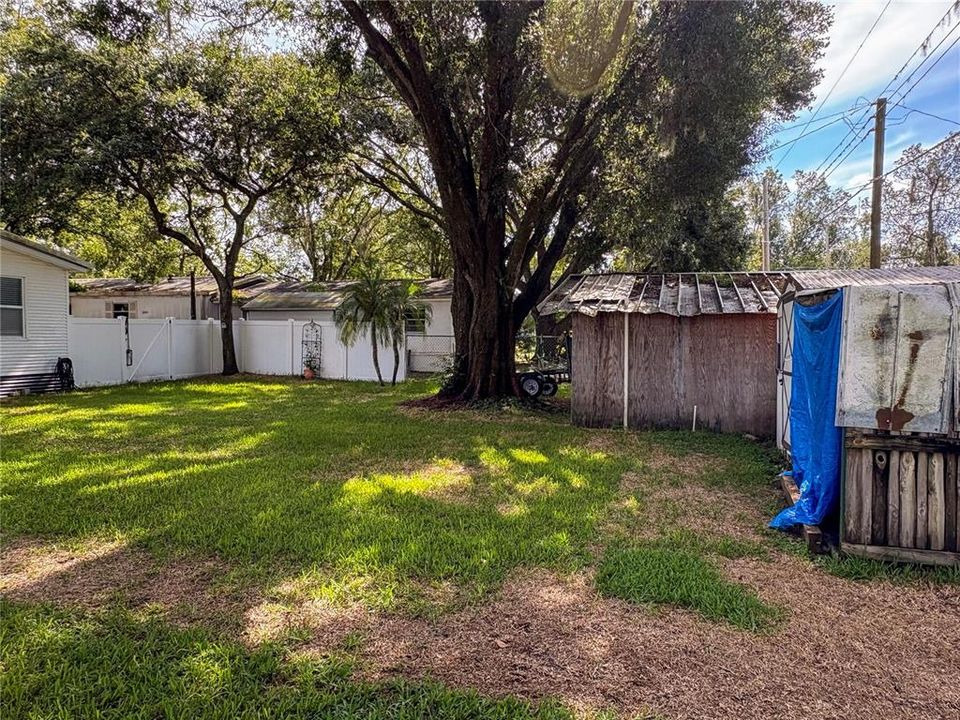 合同活跃: $230,000 (3 贝兹, 2 浴室, 1352 平方英尺)