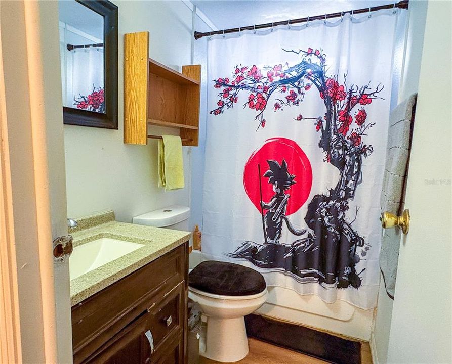 合同活跃: $230,000 (3 贝兹, 2 浴室, 1352 平方英尺)