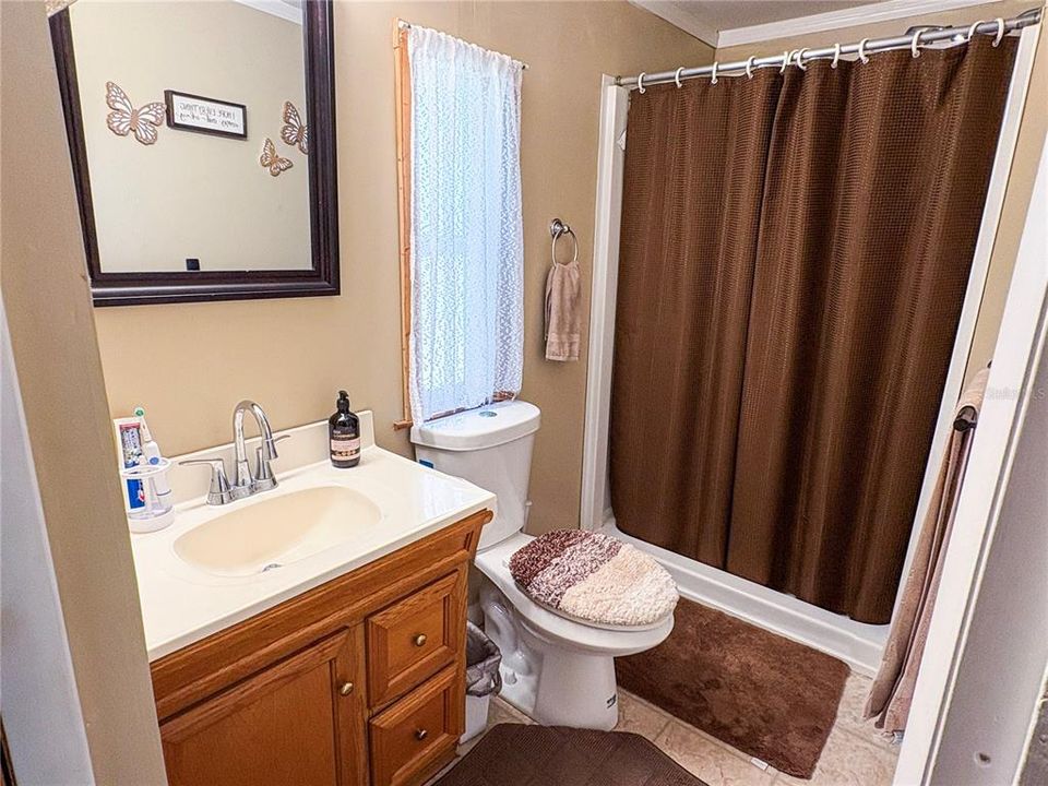 合同活跃: $230,000 (3 贝兹, 2 浴室, 1352 平方英尺)