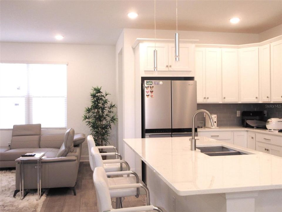 В аренду: $4,200 (3 спален, 2 ванн, 1638 Квадратных фут)