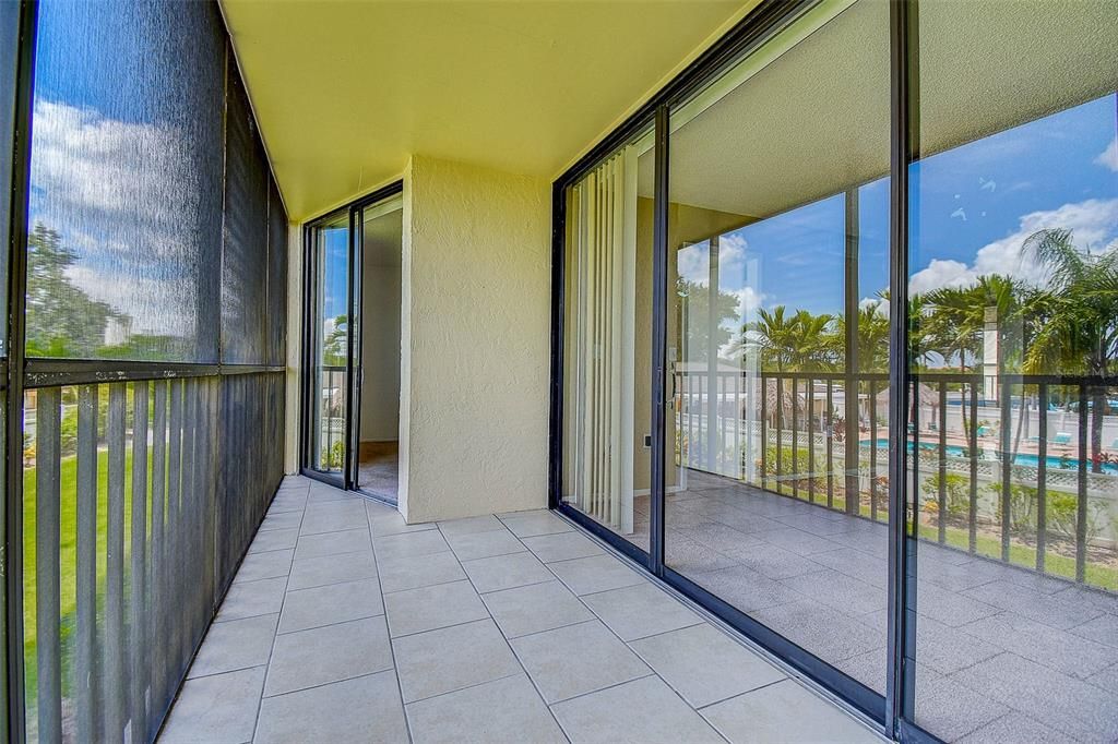 待售: $220,000 (2 贝兹, 2 浴室, 960 平方英尺)