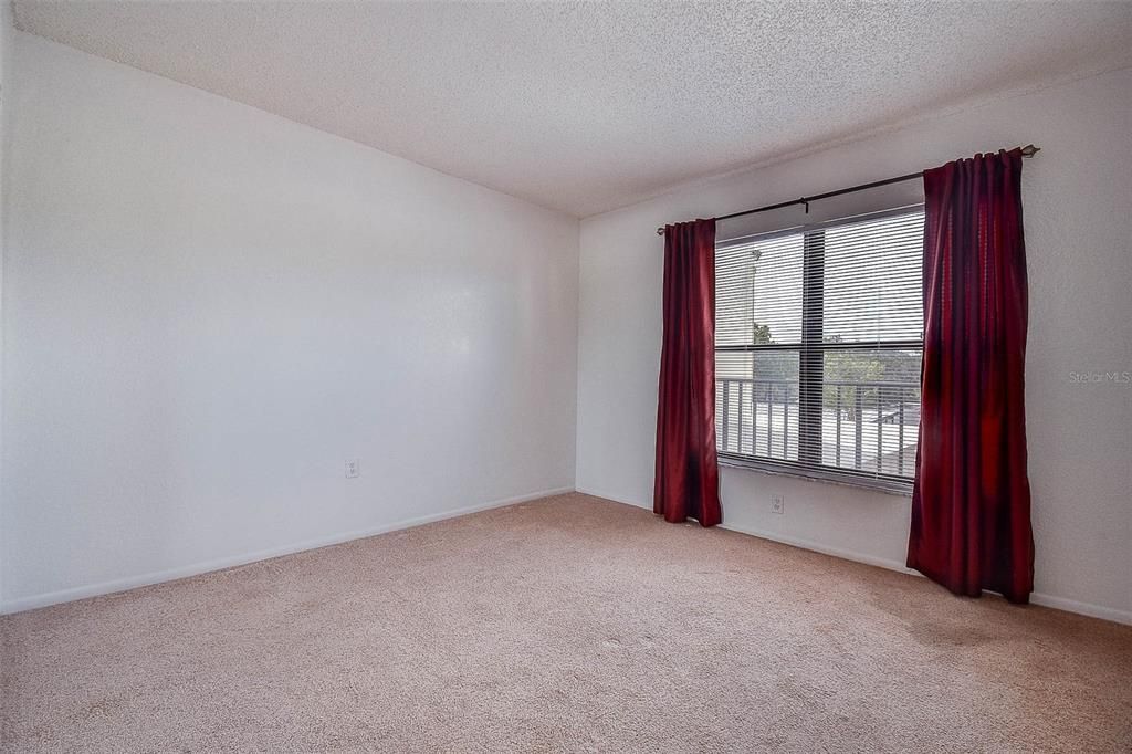 待售: $220,000 (2 贝兹, 2 浴室, 960 平方英尺)