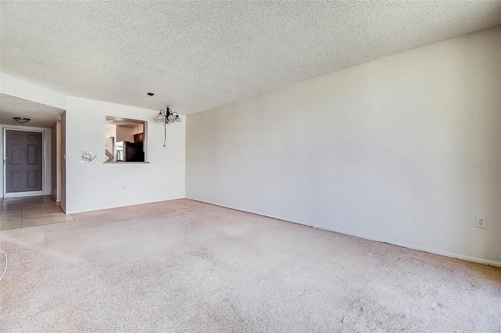 待售: $220,000 (2 贝兹, 2 浴室, 960 平方英尺)