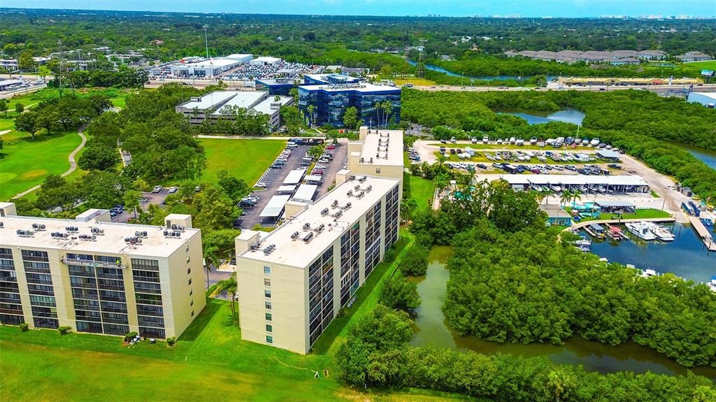 待售: $220,000 (2 贝兹, 2 浴室, 960 平方英尺)