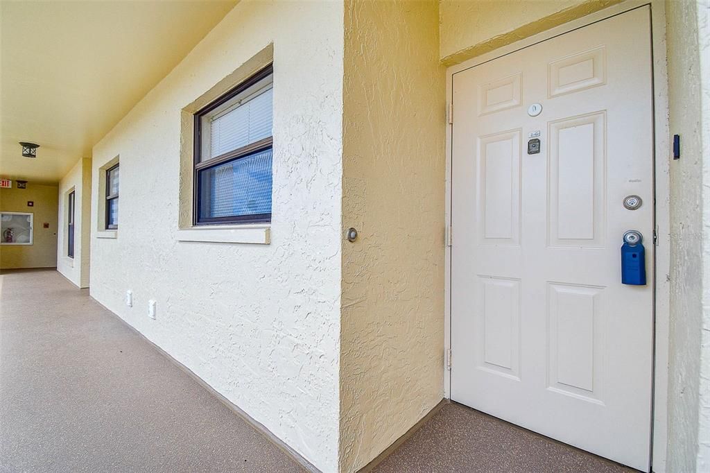 待售: $220,000 (2 贝兹, 2 浴室, 960 平方英尺)