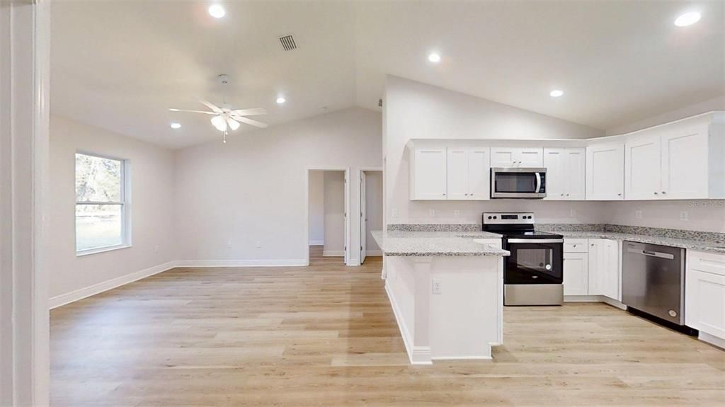 For Sale: $204,995 (3 beds, 2 baths, 1003 Square Feet)