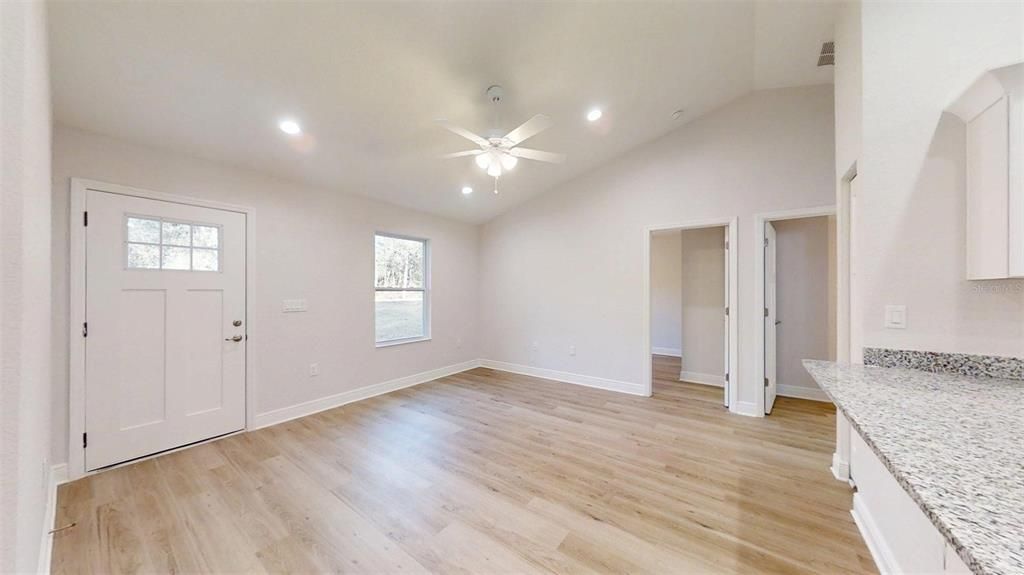 For Sale: $204,995 (3 beds, 2 baths, 1003 Square Feet)