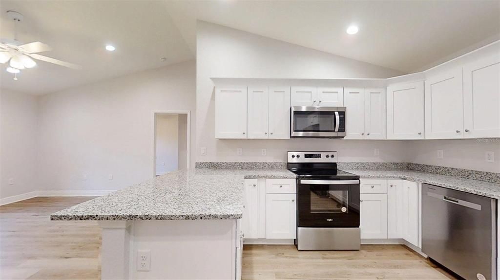 For Sale: $199,995 (3 beds, 2 baths, 1003 Square Feet)