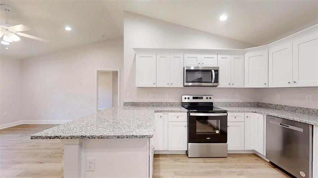 For Sale: $199,995 (3 beds, 2 baths, 1003 Square Feet)