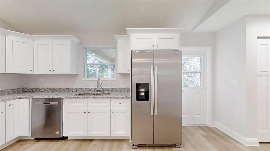 For Sale: $199,995 (3 beds, 2 baths, 1003 Square Feet)